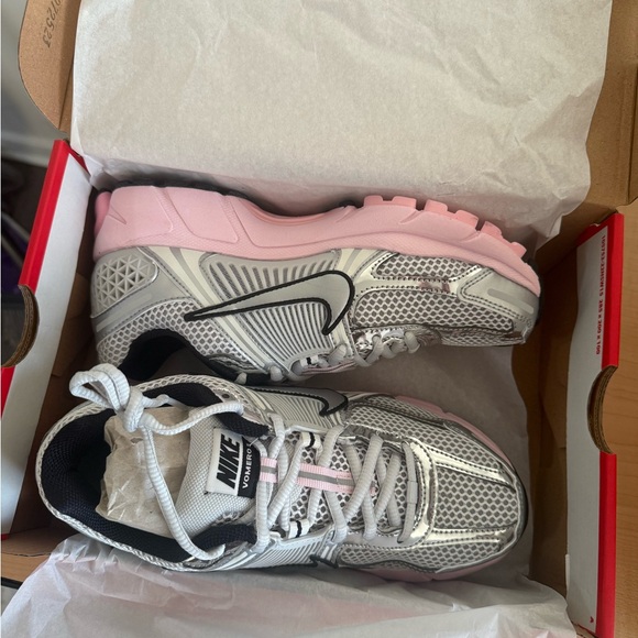 Pink Nike Women’s Vomero 5